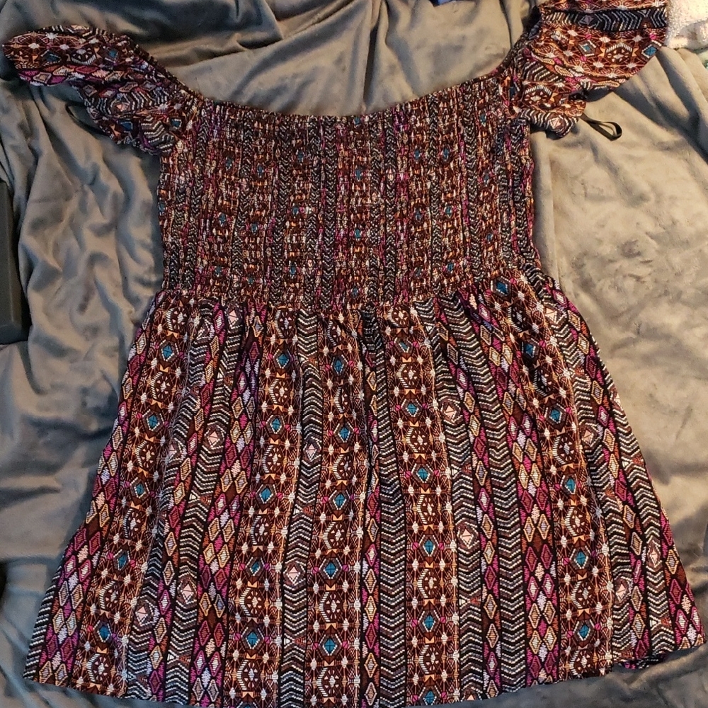 Off-Shoulder Blouse. Mulitcolor. Love, Fire